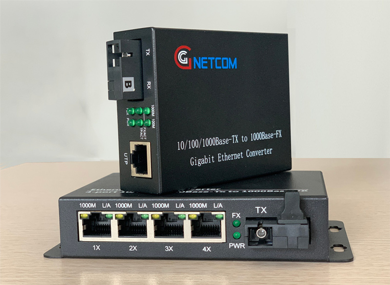 Bộ chuyển đổi quang điện 1 ra 4 cổng lan 10/100Mbps Gnetcom