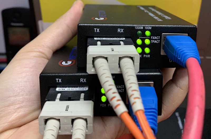 Bộ chuyển đổi quang điện 10/100/1000 GNETCOM GNC-2211S-20