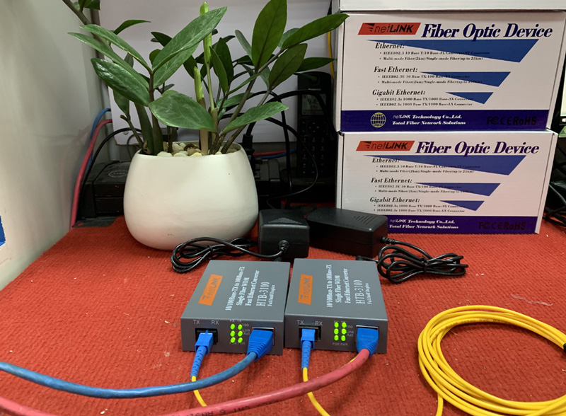 Thiết bị chuyển đổi quang điện Netlink HTB-3100A