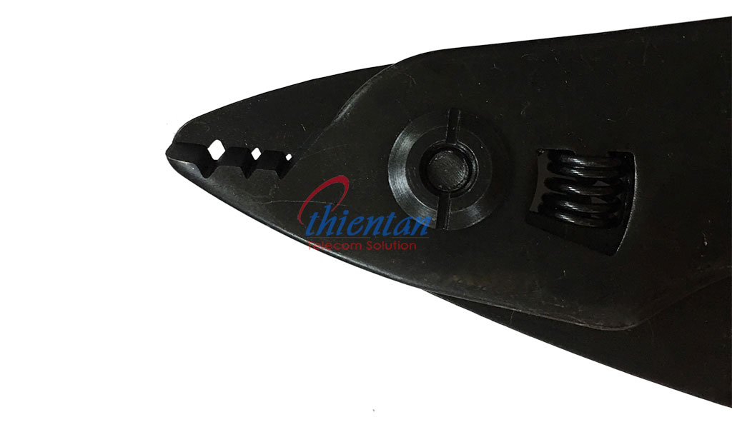 kìm tuốt sợi quang CFS-3 với đa chức năng nhờ 3 lỗ tuốt sợi quang riêng biệt