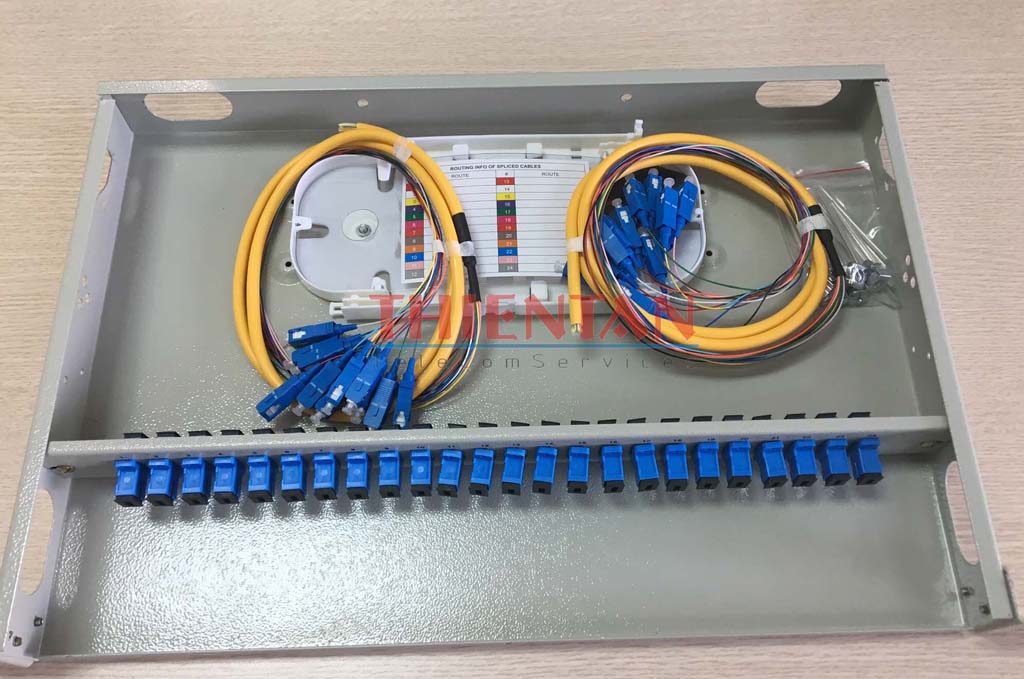 Hộp ODF 24FO đầy đủ phụ kiện chuẩn SC/UPC